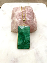 Load image into Gallery viewer, emerald green stone necklace