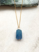 Load image into Gallery viewer, Blue Fluorite Goldfilled Necklace.