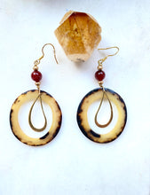 Load image into Gallery viewer, Brown and Carnelian Gold Earrings