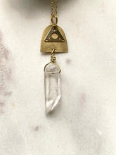 Load image into Gallery viewer, Quartz Gold Necklace