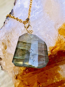 labradorite necklace on chain close up, handmade by full moon designs
