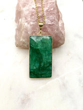Load image into Gallery viewer, emerald green stone necklace